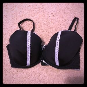b. tempt’d bra 34 DDD